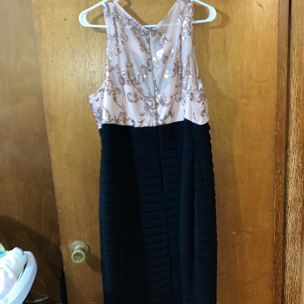 Dress - Picture 7 of 7